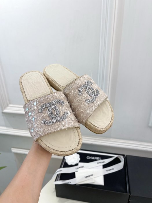 Шлепанцы женские фото 5