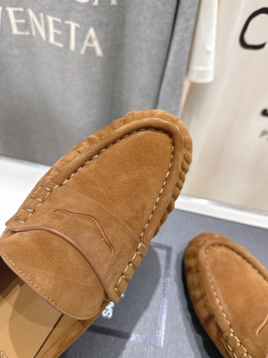 Лоферы кожаные женские фото 7