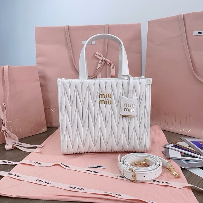 Сумка женская Matelasse 5BG263 24 см фото 5