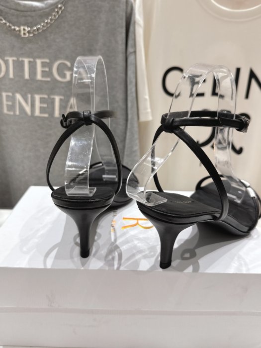 Босоніжки фото 8