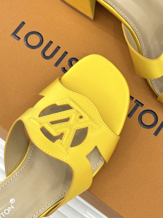 Босоножки фото 7