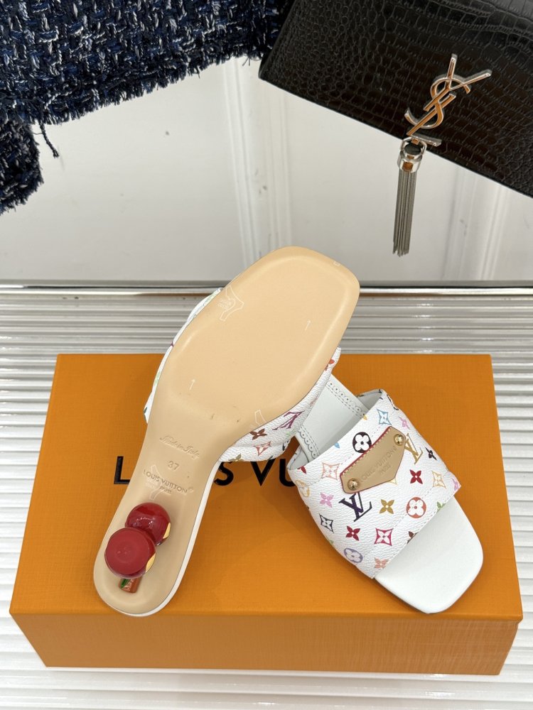 Босоніжки фото 9