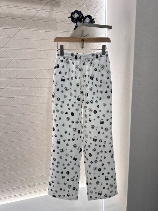 Джинсы женские