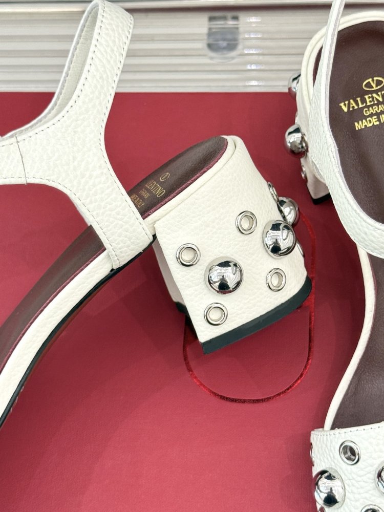 Босоножки фото 6