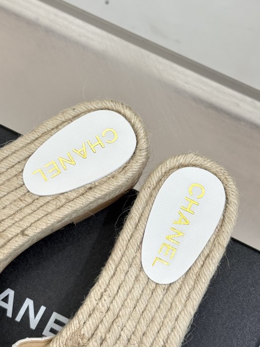 Шлепанцы женские фото 8