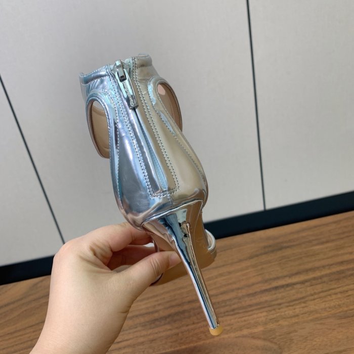 Босоножки фото 8