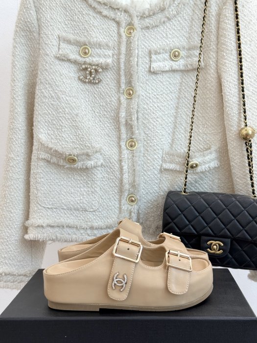 Шлепанцы женские