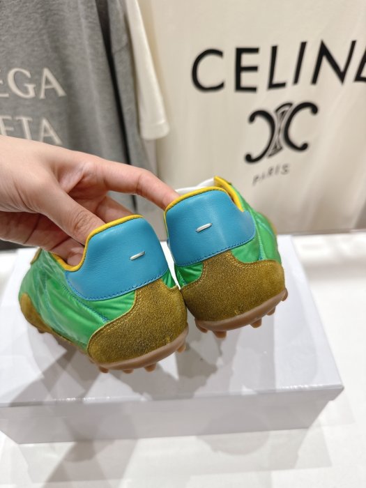 Кросівки фото 8