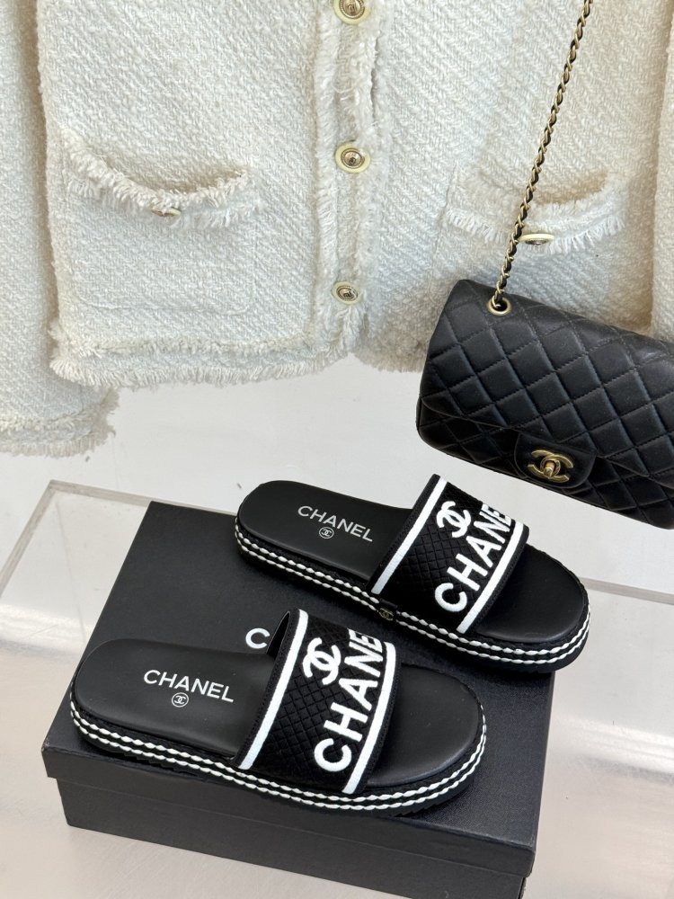 Шльопанці жіночі фото 3