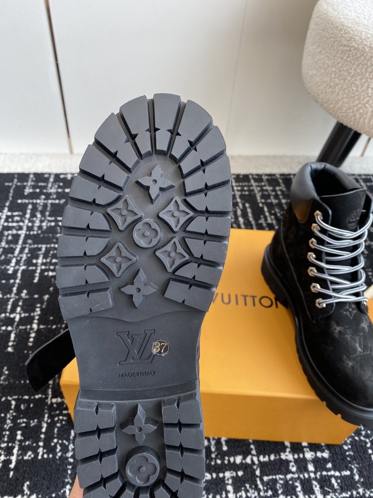 Ботинки женские Louis Vuitton x Timberland фото 9