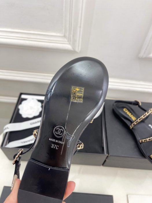 Сандалі жіночі фото 9