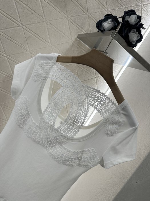 T-shirt women's фото 4