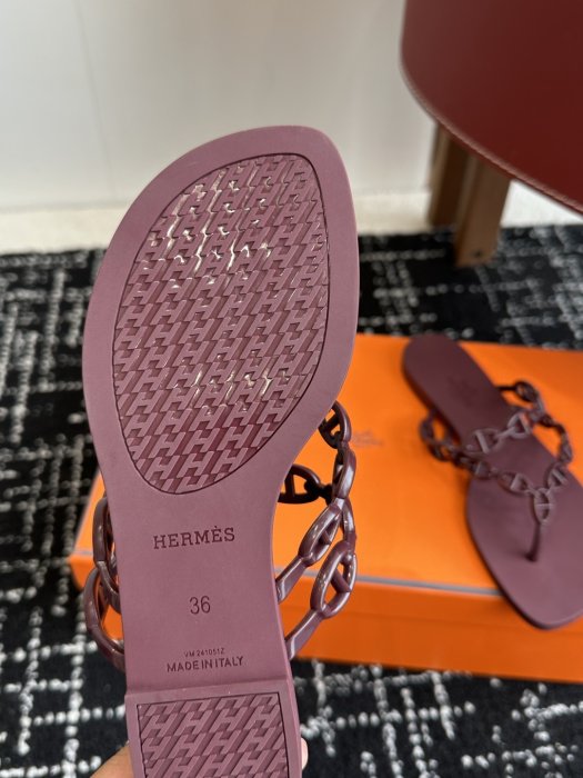 Шльопанці жіночі фото 9