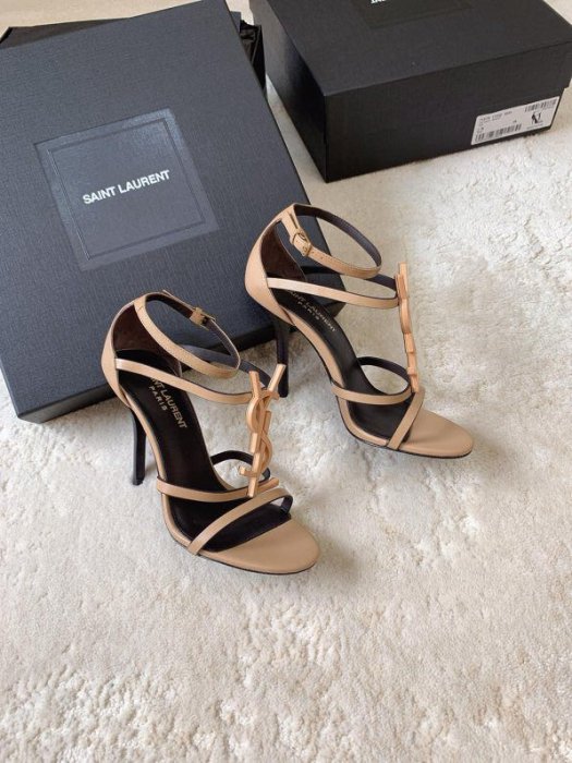 Босоножки фото 4