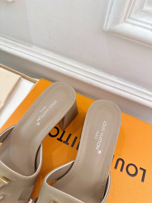 Босоножки фото 7