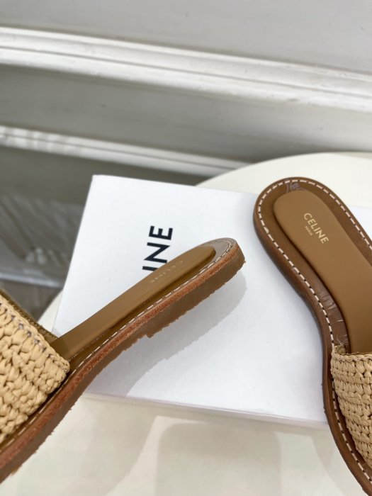 Шльопанці жіночі фото 8