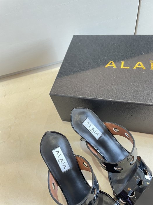 Босоножки фото 4