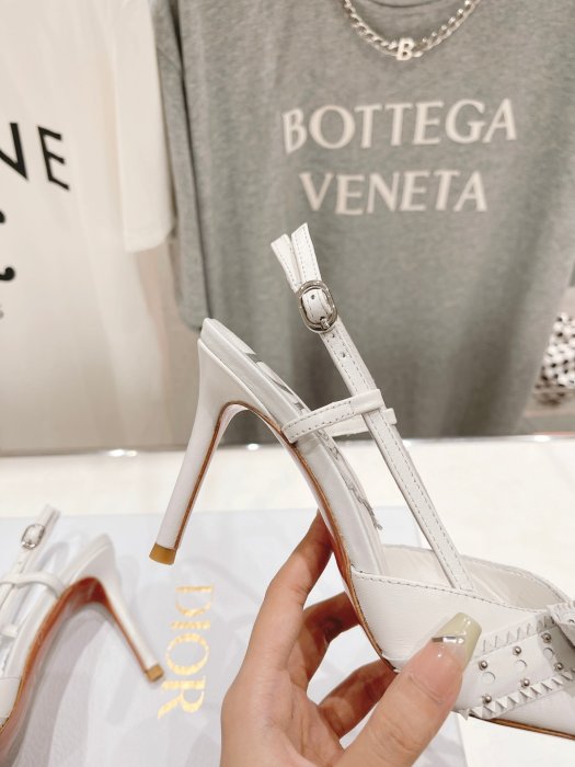 Босоножки фото 7