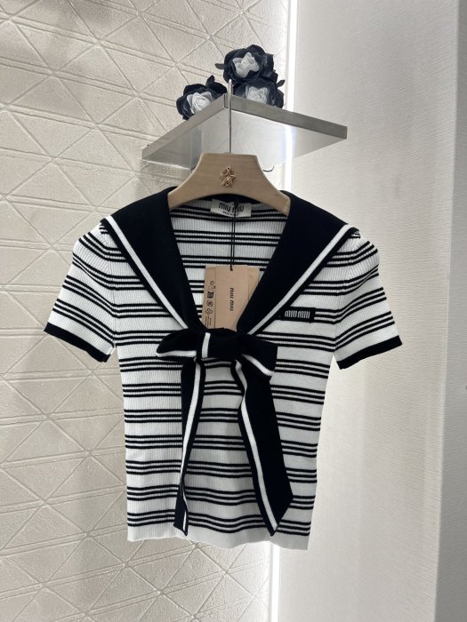 T-shirt women's