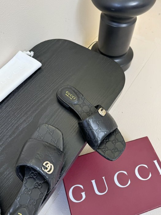 Шлепанцы фото 4