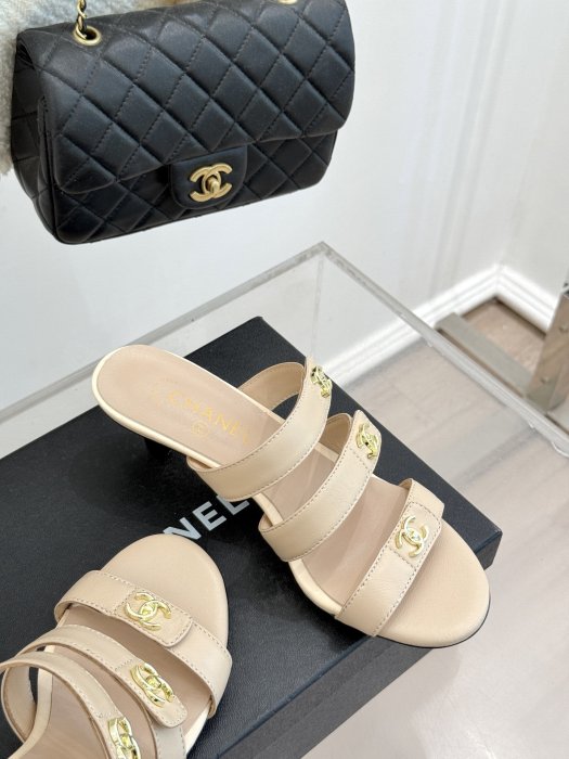 Босоножки фото 5