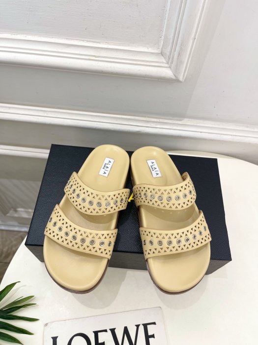 Шлепанцы женские