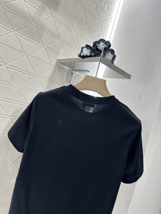 Футболка жіноча фото 4