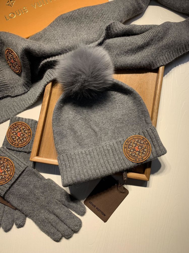 Woolen set a cap, gloves and scarf фото 6