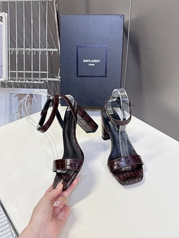 Босоножки фото 8