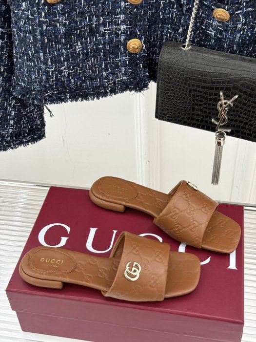 Шлепанцы фото 3