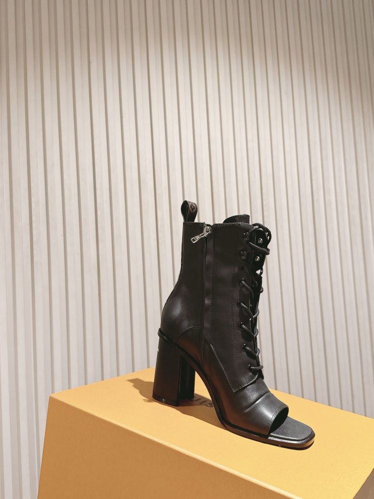 Кожаные ботильоны с открытым носком фото 9