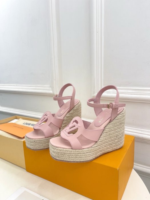 Босоножки фото 3