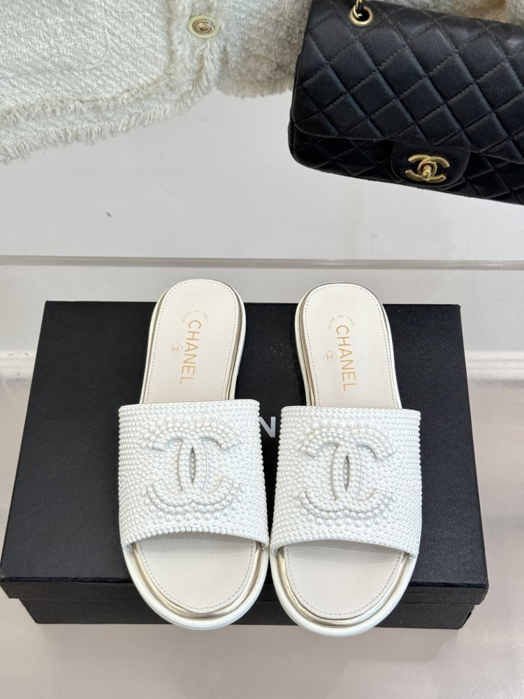 Шлепанцы женские фото 4