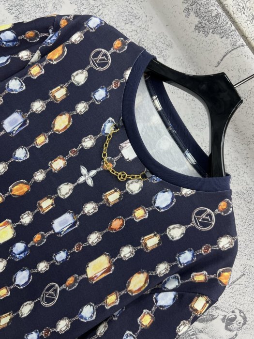 T-shirt women's фото 2