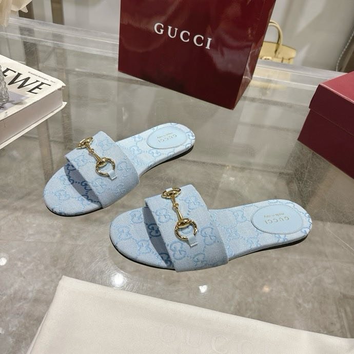 Шльопанці жіночі