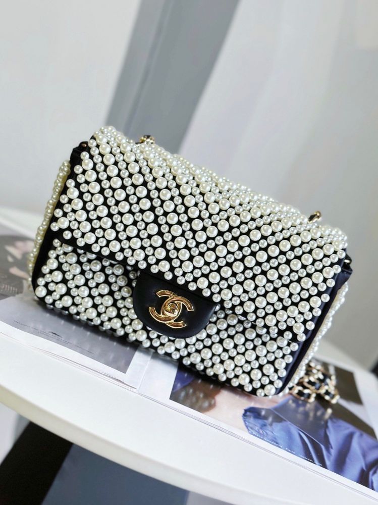 A bag 19S PEARL MINI FLAP BAG