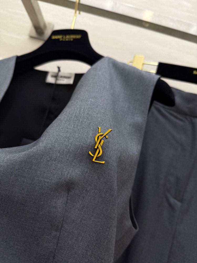 Costume woolen female фото 3