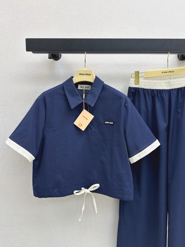 Костюм женский фото 2