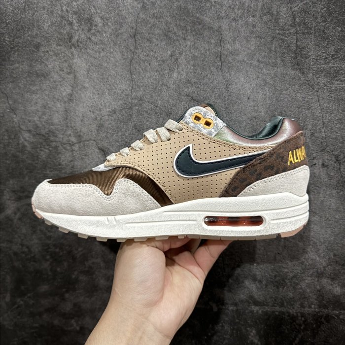 Кроссовки Division Street x Nike Air Max 1 фото 2