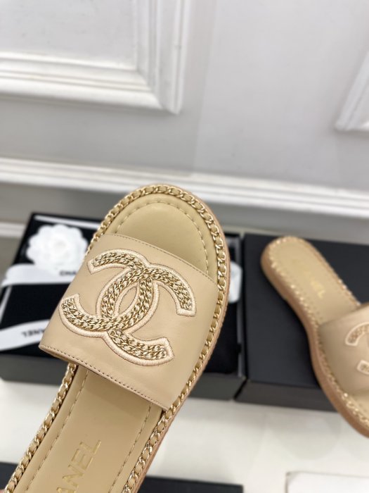 Шльопанці жіночі фото 8