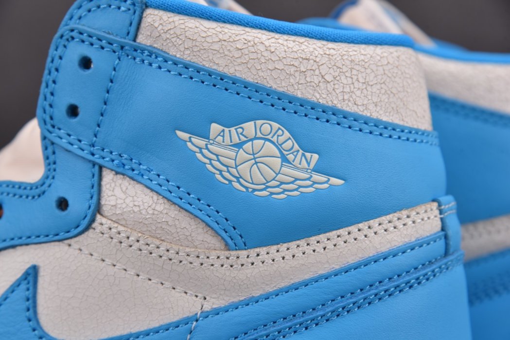 Кроссовки Air Jordan 1 Retro High OG UNC Reimagined фото 14