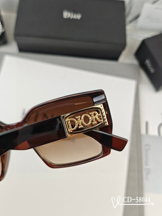 Очки солнцезащитные фото 7