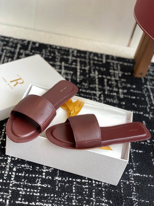 Шлепанцы фото 8