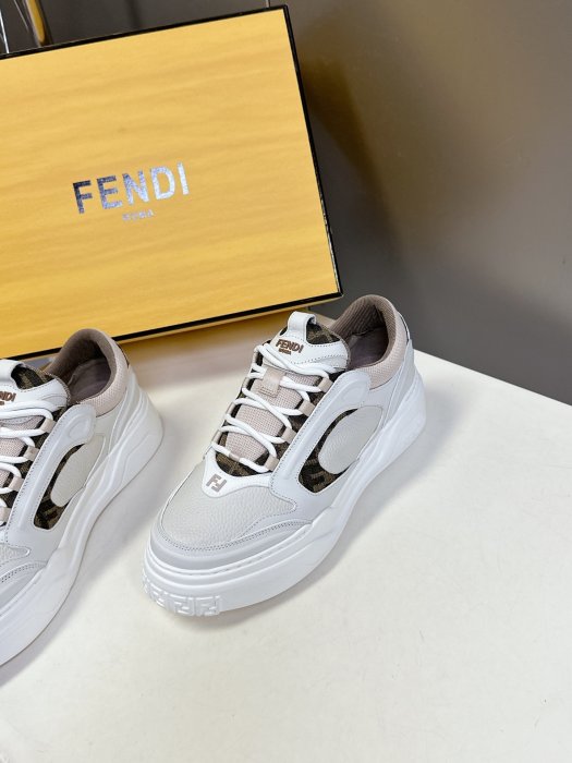 Кроссовки фото 4