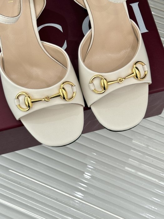 Босоножки фото 7