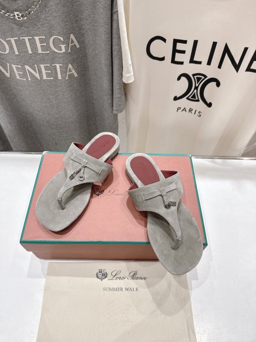 Шлепанцы фото 2