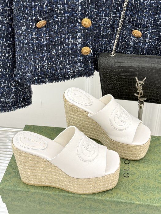 Босоножки фото 3