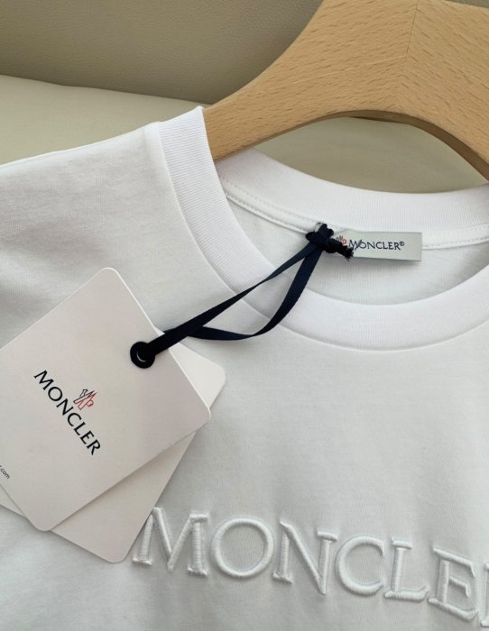 Футболка жіноча фото 7