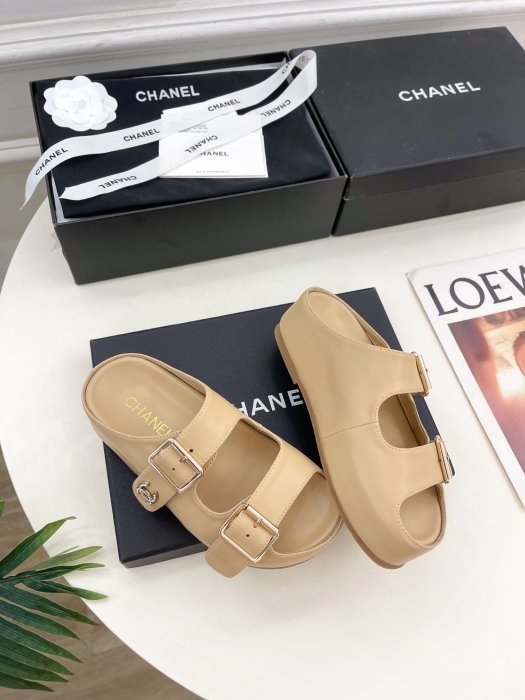 Шлепанцы женские фото 4