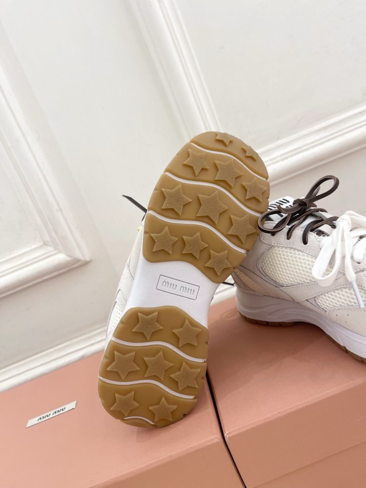 Кроссовки женские фото 9